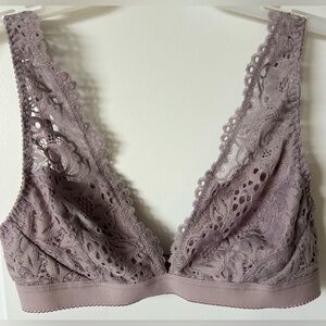 Secret Possessions Lavender Lace Bralette (Size Small)